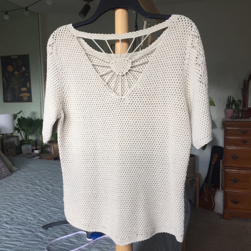 Vintage Crochet Sunburst Top - Picture 6 of 6